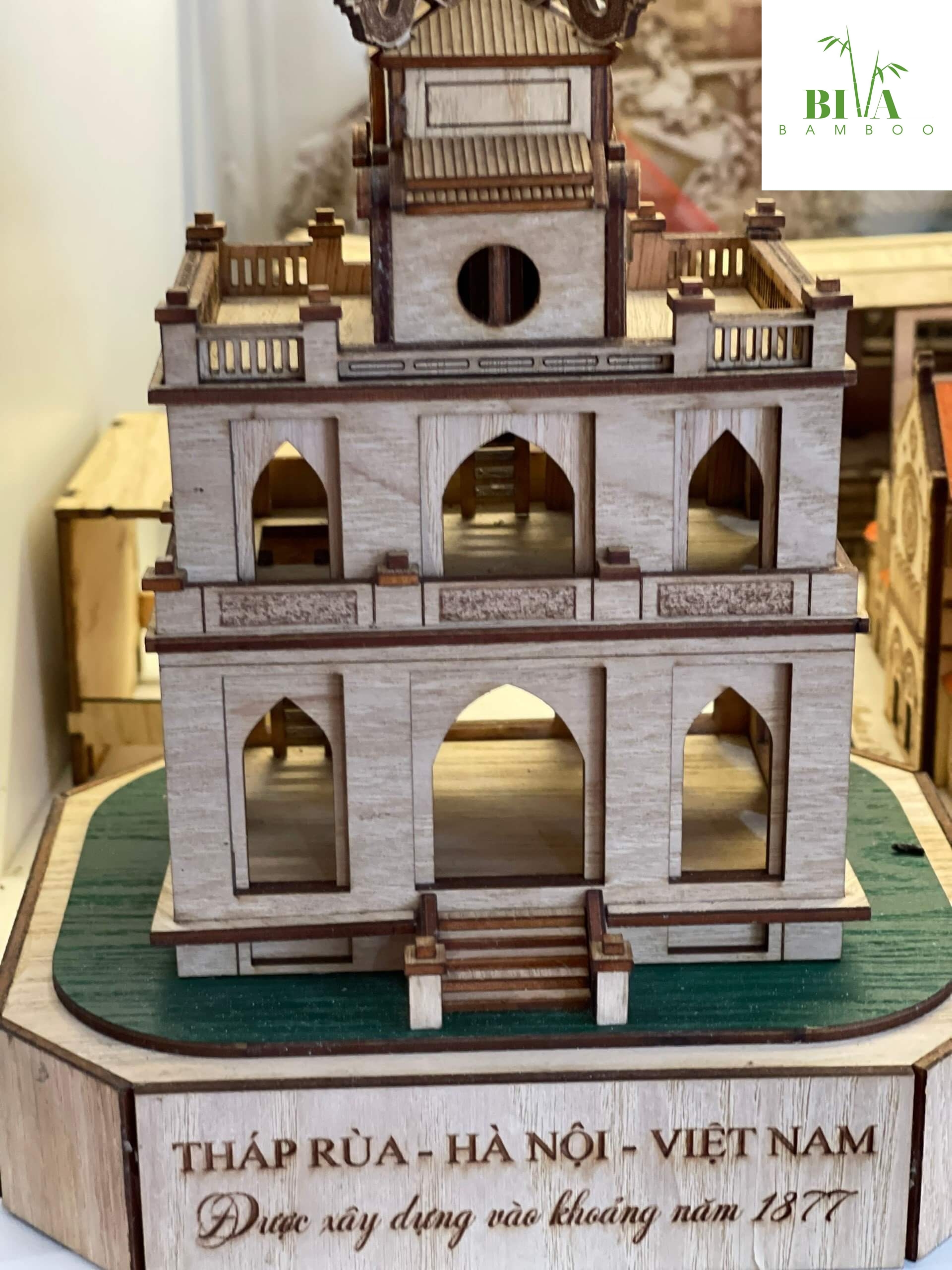 Mô hình tháp nghiêng Pisa cao 15cm kim loại trang tri deco khong gian
